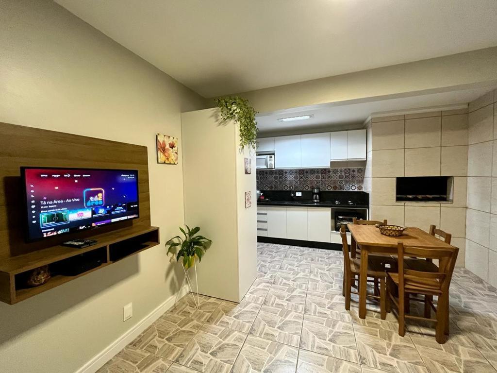 Residencial Bernardo, Meia Quadra Do Trapiche Florianópolis Extérieur photo